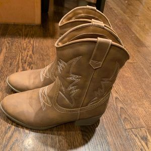 Girls cowboy boots-size 5